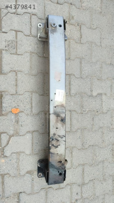 Skywell ET5 çıkma ön tampon demiri