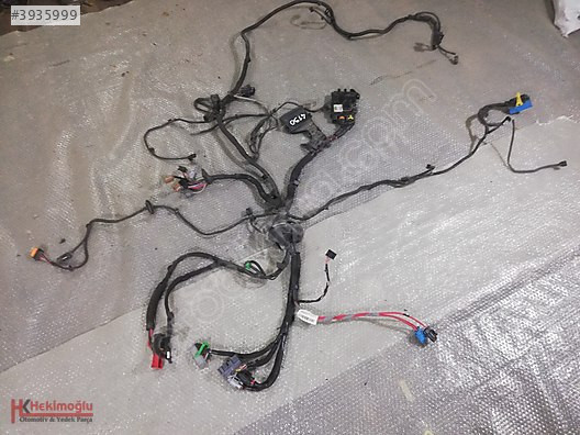 RENAULT MEGANE 3 FLUENCE MOTOR ÖN TESİSATI 403881021R AKÜ MODÜL
