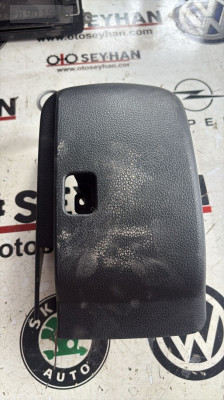 5N0858566 vw tiguan 2015 direksiyon kolonu alt kaplaması