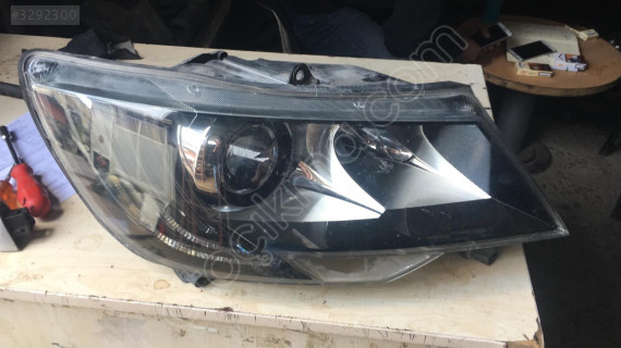 SKODA SÜPER B ORJİNAL ÇIKMA SAĞ FAR