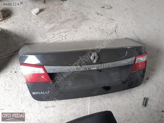 RENAULT LATİTUDE BAGAJ KAPAĞI OTO FEDAİ