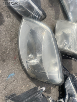 Peugeot partneri sol ön far
