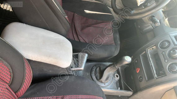 RENAULT MEGANE 2 VİTES KONSULU ÇEVİK OTO ÇIKMA