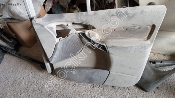 FORD FOCUS 1 SAĞ ÖN KAPI DÖŞEMESİ OEM; 98AB-A23942