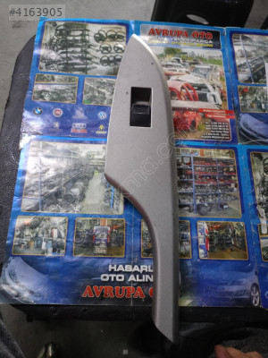Corolla 07/12 sol arka kapı cam açma düğmesi ve plastik yatağı