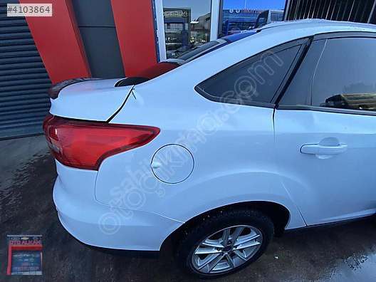 FORD FOCUS 3,5 SAĞ ARKA ÇAMURLUK BEYAZ HATASIZ