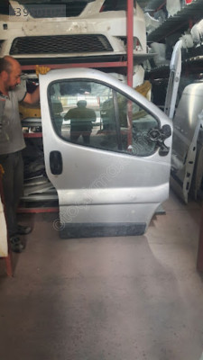 renault trafic  sag ön kapı sefalılar oto cıkma