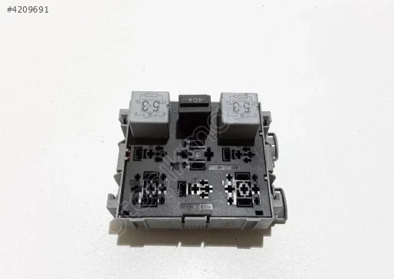 7L0937503A RÖLE SİGORTA KUTUSU VOLKSWAGEN TOUAREG 2003>>2018