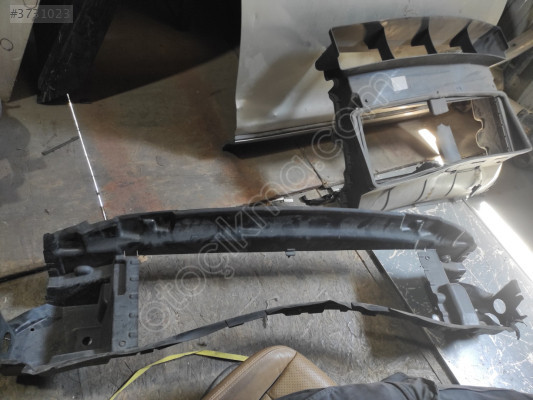 LAND ROWER EVOQUE RADYATÖR BREKETİ l551my19