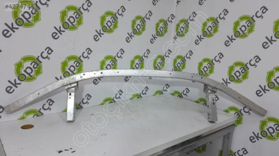 BMW 1 Serisi 2018-2024 Tampon Demiri - 9852845