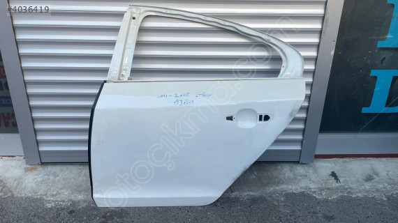 Volvo s60 sol arka kapı az hasarlı beyaz
