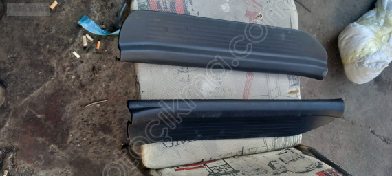 Çıkma mazda familia arka basamak plastiği