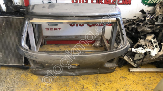 VW Golf 6 Modeli İçin Çıkma Bagaj Kapağı