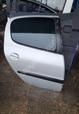 PEUGEOT 206 SAĞ ARKA KAPI
