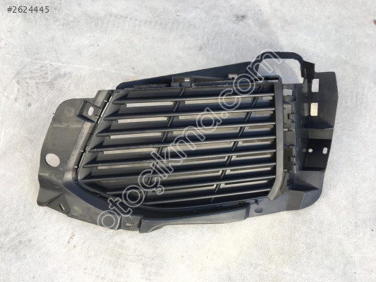 Peugeot 3008 P84E Ön Tampon Sol Alt Izgarası Orjinal 9810870377