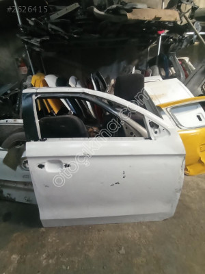 Peugeot 301 sağ ön kapı orj çıkma