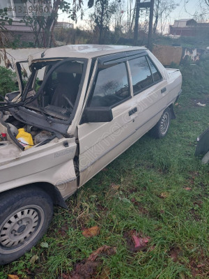 Renault 9 1993 model parça parça olarak satılık alkaloto