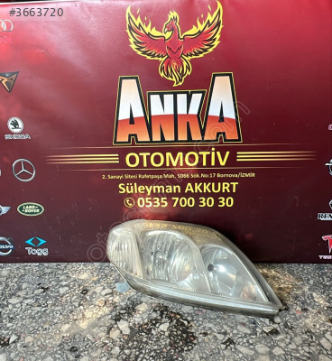 Çıkma Toyota Corolla Sağ Ön Far Parçası