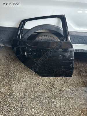 Volvo V40 sağ arka kapı