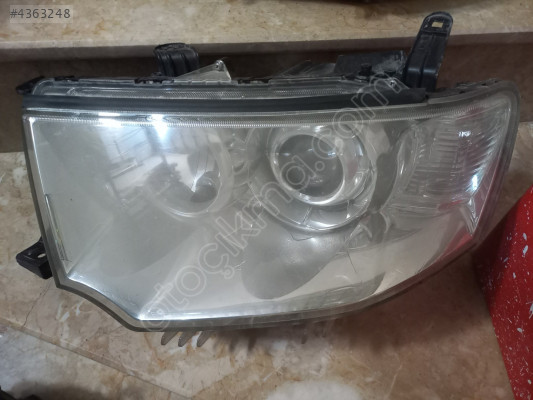 Mıtsıbıshı  L200  Sol  Ön  Far