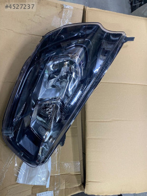 FORD CUSTOM 2020 ÇIKMA SAĞ ÖN FAR