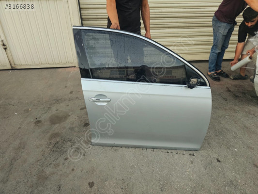 2006/2010 VW JETTA GRİ SAĞ ÖN KAPI HATASIZ DOLU