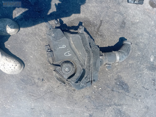 AUDİ A6 HAVA FİLTRE KUTUSU