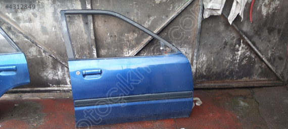 Mazda 323 sağ ön kapı