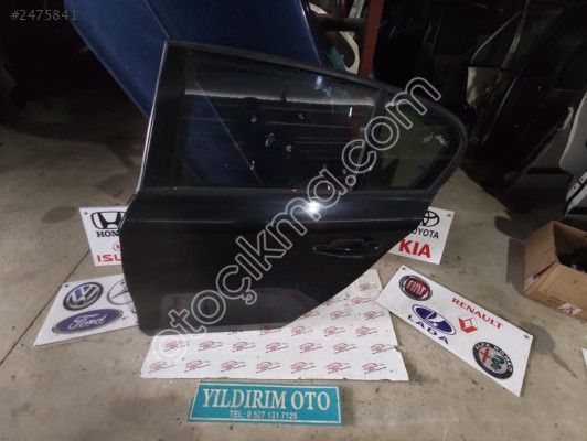 BMW 116İ SOL ARKA KAPI