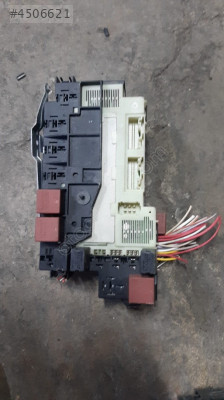 Renault clio 2 sigorta kutusu