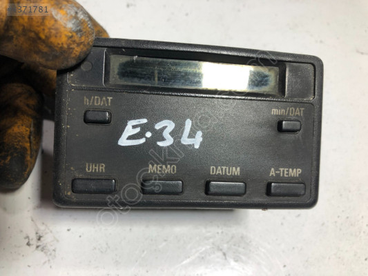 BMW E34 Dijital Saat