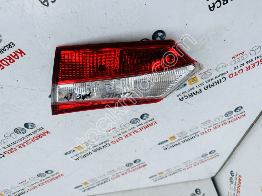 Toyota Corolla sağ arka iç stop lambası (2013 18)