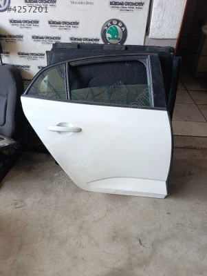 Megane 4 sağ arka kapı