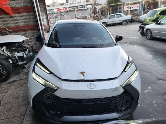2025 Toyota C-HR 1.8 TRAVERS