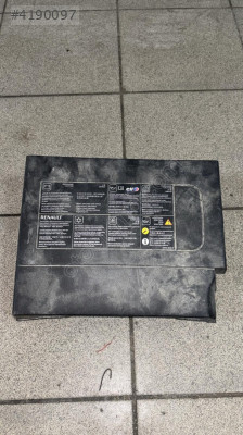 RENAULT MEGANE AKÜ KAPAĞI  2010//2025