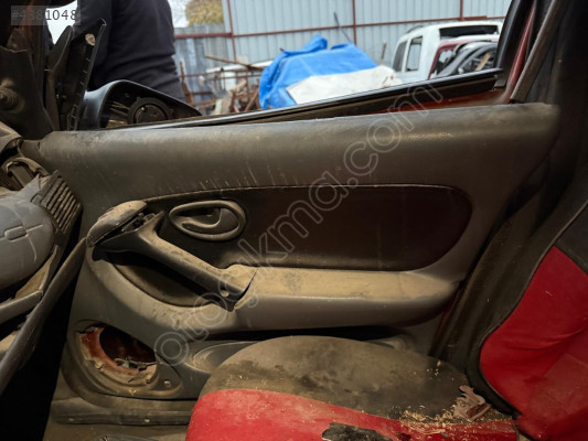 FİAT PALİO SAĞ ÖN KAPI DÖŞEMESİ 97-05 MODEL ORJİNAL