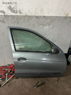 Mert Oto'dan Renault Megane 1 İçin Sağ Ön Kapı Çıkma Parç