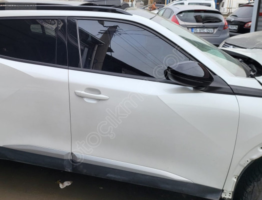 2023 Peugeot 2008 SAĞ ÖN KAPI