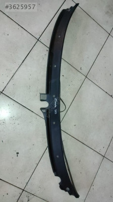 Mazda 323 Ön Cam Izgarası (Çıkma)