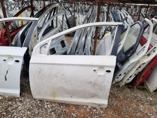 Hyundai i.20 model 2013 sol on kapi