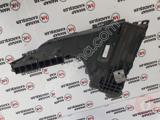 AUDİ Q7 BUHARLAŞTIRICI MUHAFAZA KUTUSU 7L0819096 7L0820095