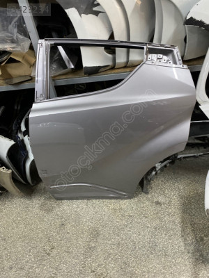 TOYOTA C-HR Hybrid Orjinal Sol Arka Kapı Çıkma Parçası