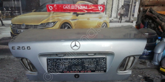 Mercedes w210 hatasız bagaj kapağı çıkma