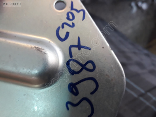 Mercedes C 205 YAKIT DEPOSU BAĞLANTI ADBLUE TANKI BRAKET A205475