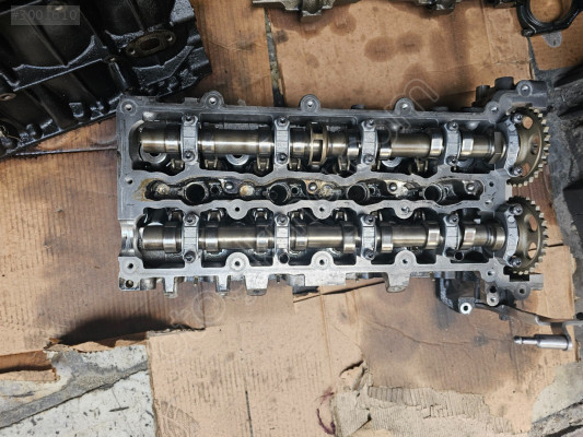 R65016 mercedes silindir kapağı temiz
