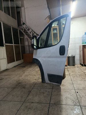 2014 dukato sağ sol kapı hatasız. Orjınal