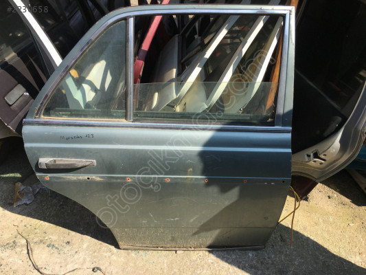 Mercedes w123 Kasa Sağ Arka Kapı Döşemesi Kelebek Camı