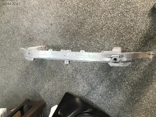 BMW G30 5.20 ÖN TAMPON DEMİRİ ORJİNAL ÇIKMA