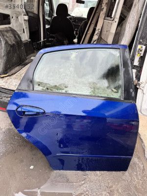 Fiat Linea Sağ Arka Kapı - Oto Çıkma Parçaları