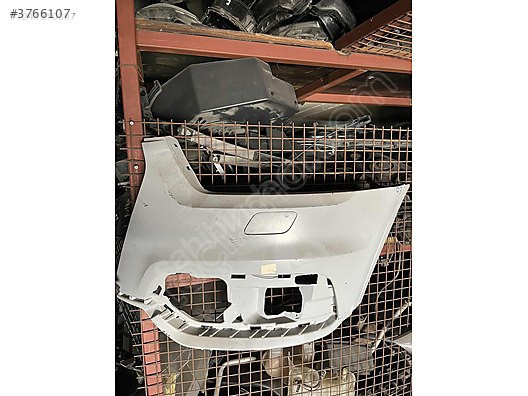 AUDİ Q3 SOL ÖN TAMPON KÖŞESİ